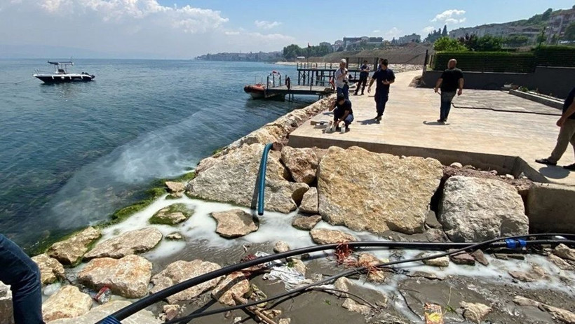 Marmara Denizi'nde korkutan görüntü! Beyaz sıvı... - Resim: 4