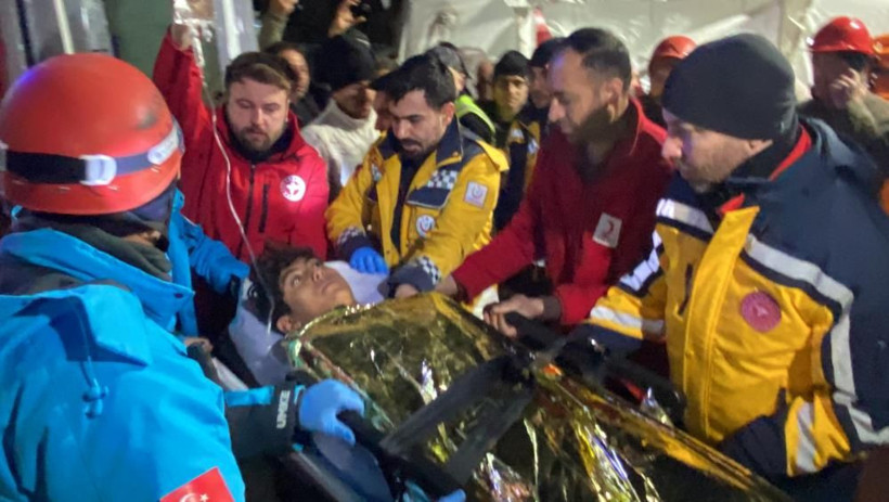 Göçük altından 66 saat sonra çıkarıldı! Mutluluk gözyaşları: İlk isteğini duyan herkes seferber oldu! - Resim: 1