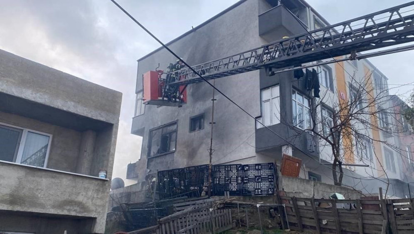 Araç lastikleri alev alev yandı, tüpler patladı! Bina sakinleri kavgaya tutuştu - Resim: 2