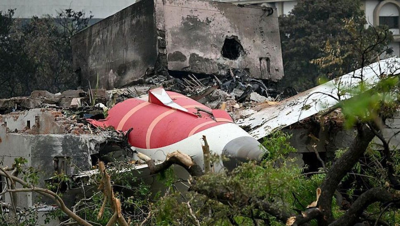 270 kişinin öldüğü uçak kazasında dikkat çeken kara kutu detayı - Resim: 2