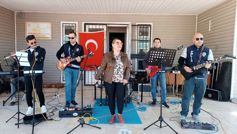 Van'da polislerin müzik grubu 'Hangar' sahneye çıkıyor - Resim: 12