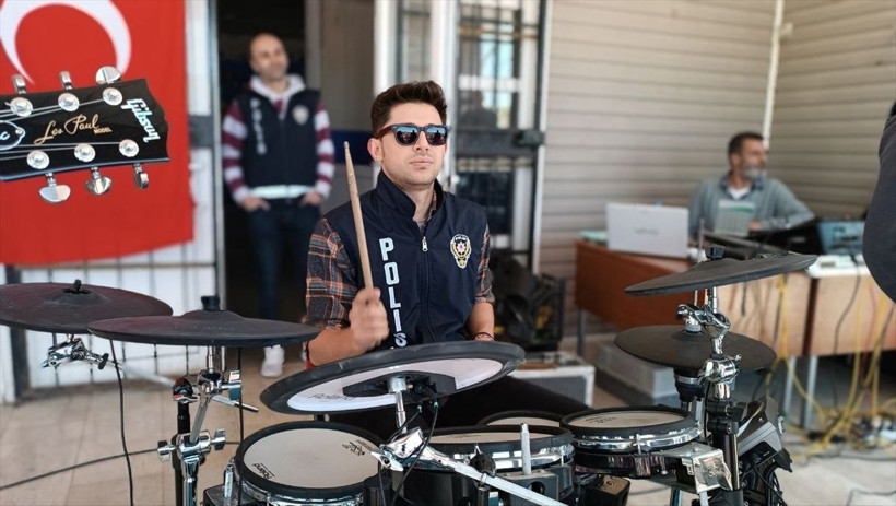 Van'da polislerin müzik grubu 'Hangar' sahneye çıkıyor - Resim: 9