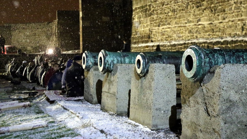 Erzurum'da kar yağışı altında sabah namazı! - Resim: 3