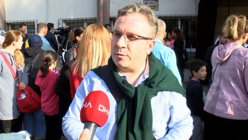 Küçükçekmece'de duvar ve kolonlarında çatlaklar oluşan okul önünde eylem - Resim: 2