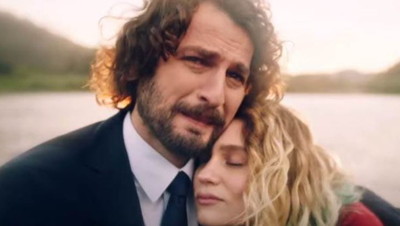 9 yaş küçük aşkıyla tatile çıktı iç çamaşırsız pozu olay! İşte Masumlar Apartmanı'nın Han'ının aşkı - Resim: 1