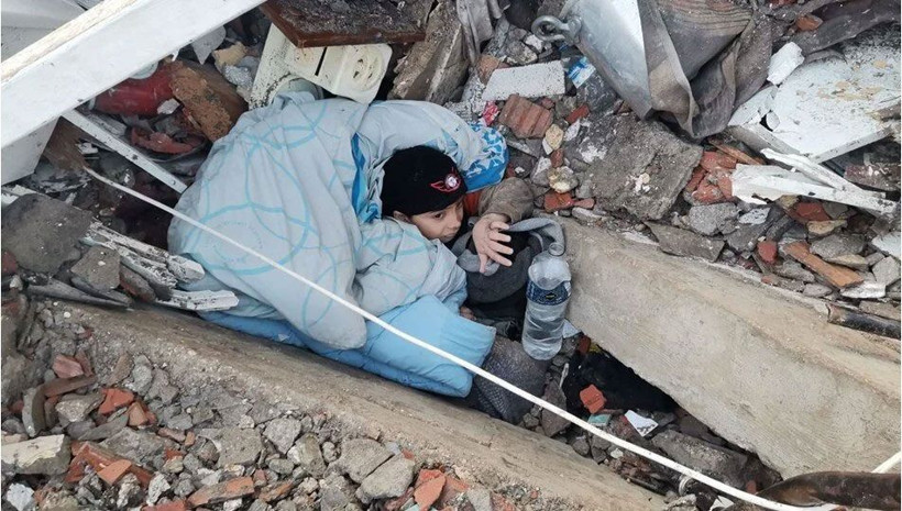 Emniyet resmen açıkladı! Depremde 55 çocuk 140 yetişkin kayıp1 Kimliği belirsiz 1 yaşında 137 bebek var! - Resim: 4