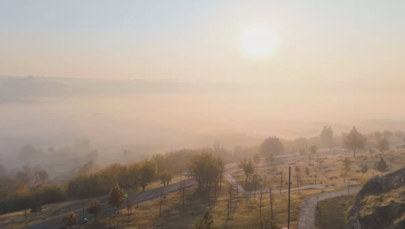 Diyarbakır'da yoğun sis! Tarihi yapılar sis denizinde kayboldu - Resim: 2