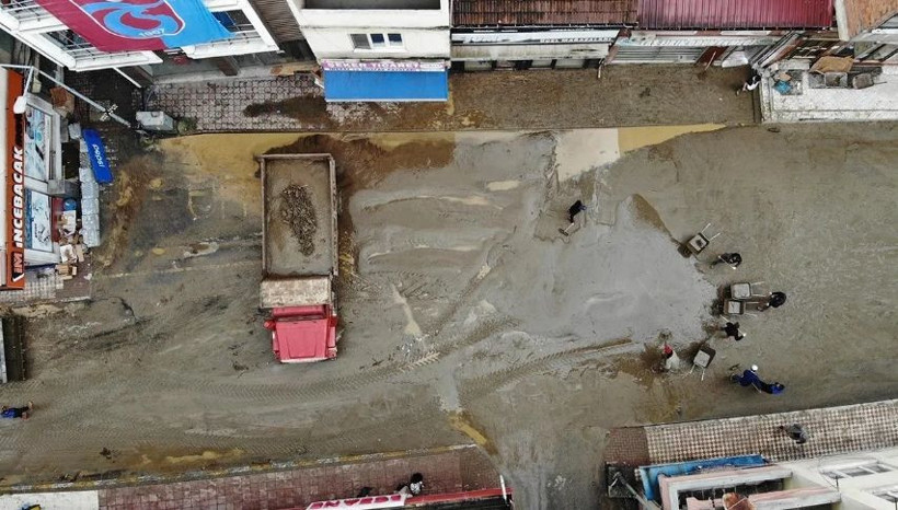 Karabük'teki sel felaketinden korkunç görüntüler! Bina böyle yıkıldı... - Resim: 3