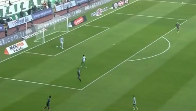 Mert Günok'tan inanılmaz hata! Konyaspor maçta topa hiç dokunmadan gol attı - Resim: 3