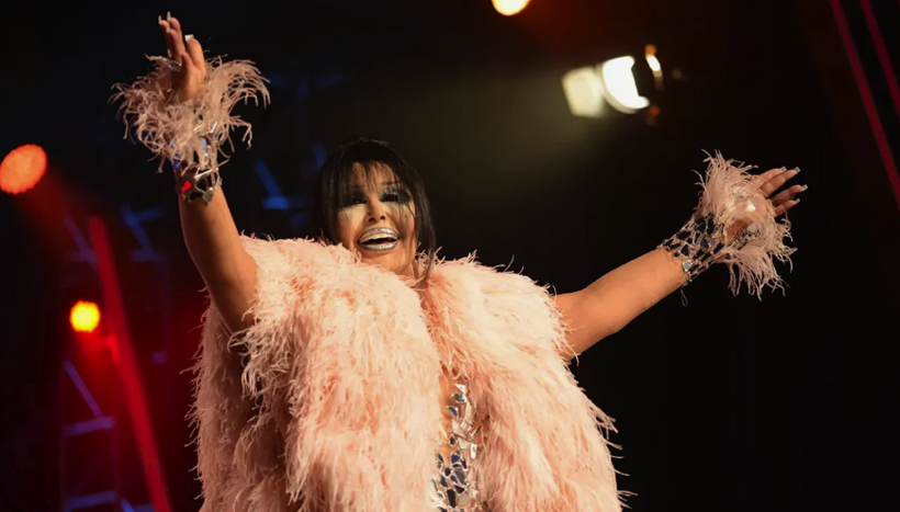 Diva Bülent Ersoy'un iftar davetine giderken giydiği kıyafete bakın - Resim: 1