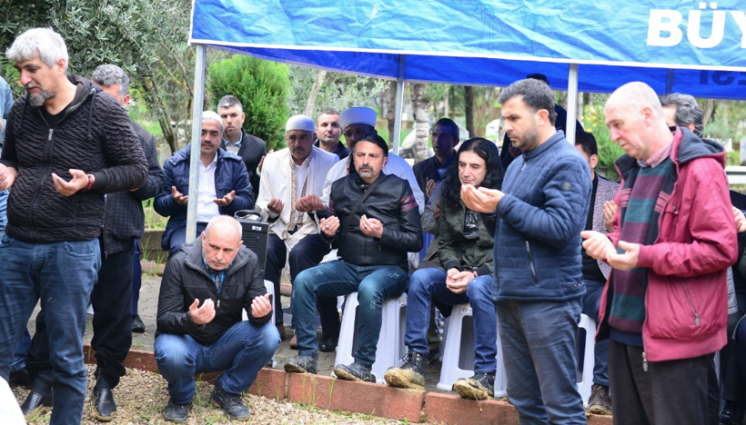 Murat Kekilli babasını gözyaşlarıyla uğurladı - Resim: 1