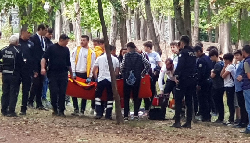 İstanbul Bakırköy'de öğrenciler arasında bıçaklı kavga 2 yaralı - Resim: 4