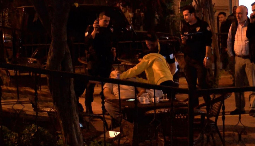 İstanbul Fatih'te otelin kafesinde kanlı infaz - Resim: 1