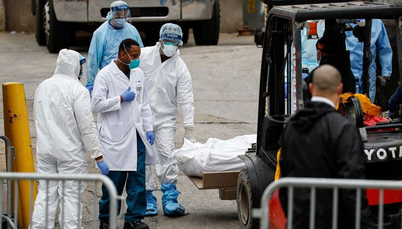 New York’ta durum vahim! Covid-19'dan ölen kişilerin cesetleri kamyonlarda bekliyor - Resim: 4