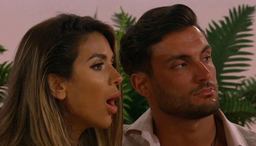 İngiltere'yi karıştıran Türk kızı Ekin Su yorganın altında ne yaptığını açıkladı! Aşk Adası itirafları olay! - Resim: 1