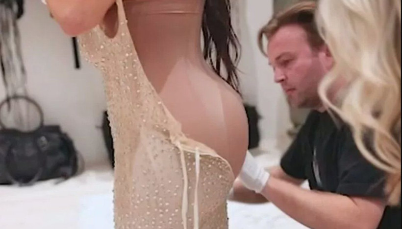 Kim Kardashian'ın zor anları Marilyn Monroe'nun elbisesinin içine bir türlü sığamadı! - Resim: 3