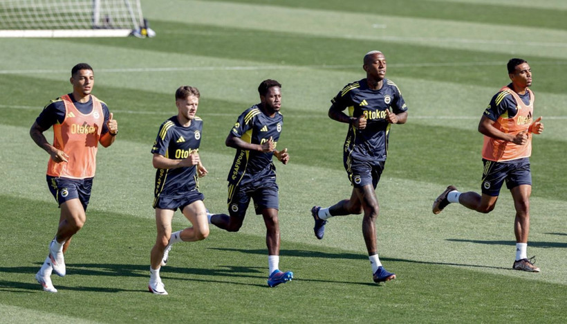 Fenerbahçe'de Jose Mourinho 2 ismi tamamen sildi! Takımdan gönderilecekler - Resim: 1