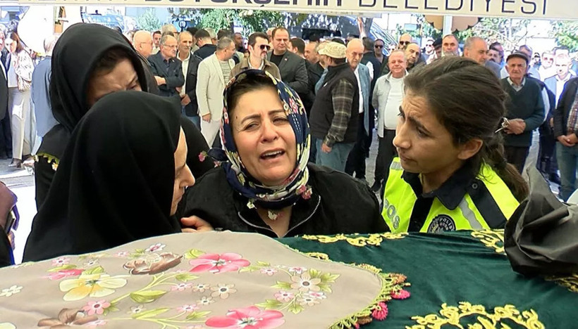 İzmir'i sarsan olay! Avukat Özge Penbegül'e cübbeli veda: Cenazede gözyaşları sel oldu - Resim: 5