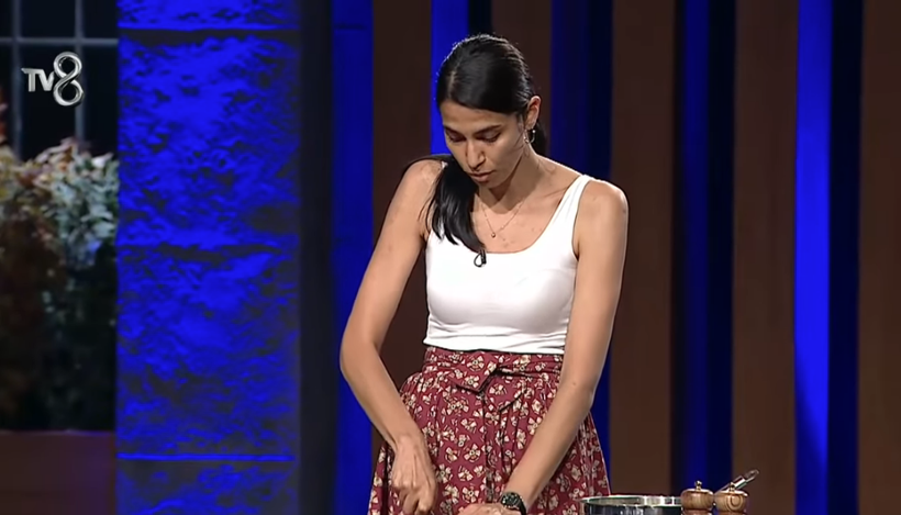 Yarışmada diskalifiye şoku Masterchef'te Cemre kriz çıkardı her şeyi sildi - Resim: 1