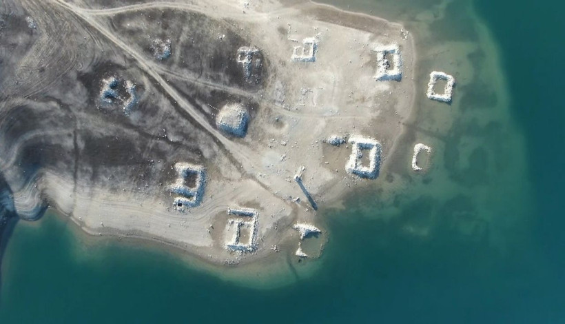 Kahramanmaraş'ta barajda sular çekilince bir köy daha ortaya çıktı - Resim: 4