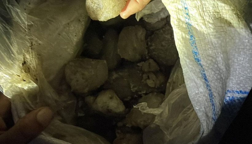 Gökten düşen buz kütlesi bomba gibi düştü çoban ölümden saniyelerle kurtuldu! - Resim: 1