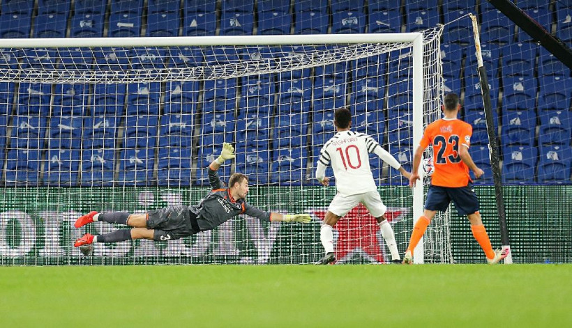 Başakşehir Manchester United 2-1 yendi işte maçın golleri ve geniş özeti - Resim: 1