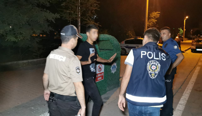 Kendisini yakalayan polisleri dövdürtmek için adam çağırdı! 'Bunların kaşıntıları var. Aksaray'ı topla gel...' - Resim: 2