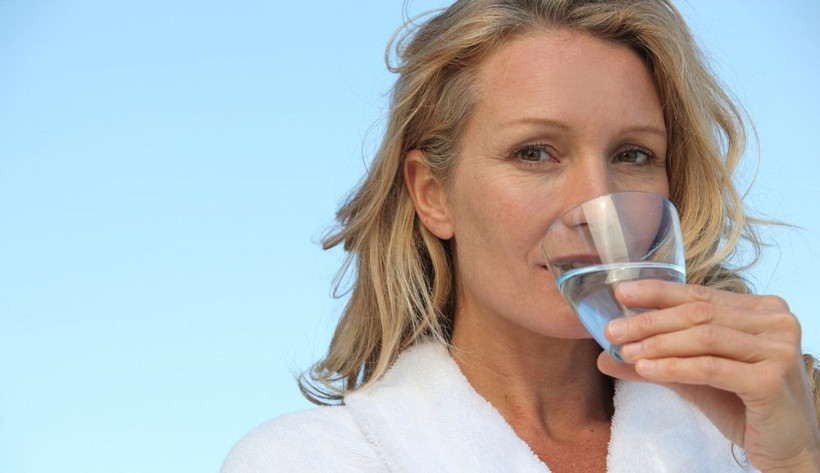 Uzmanı uyardı! Böbreklerde enfeksiyon ve taş sıkıntısı çekenlere 'su' uyarısı - Resim: 1