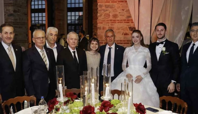 Fenerbahçeli futbolcu İsmail Yüksek evlendi! Düğünde Aziz Yıldırım ve Ali Koç detayı - Resim: 7