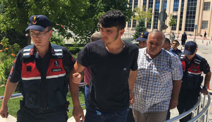 Kavga sırasında traktörü üzerlerine sürdü! Baba yaralandı oğlu öldü - Resim: 2