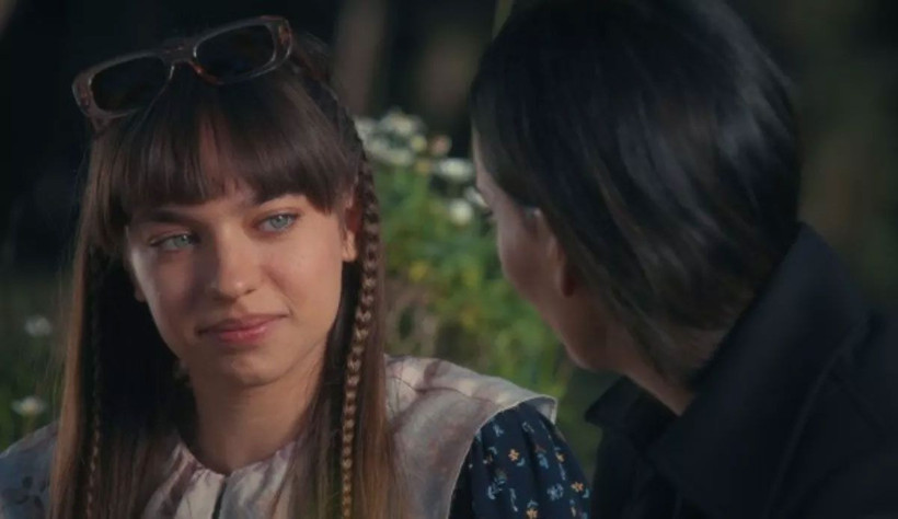 Biz Kimden Kaçıyorduk Anne Netflix'te rekor kırdı! Perihan Mağden yazdı Melisa Sözen oynadı - Resim: 4