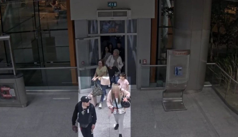 Biri cinsel organına, diğeri anüsüne uyuşturucu gizlemiş! Uyuşturucu kaçakçısı kadın ile erkeğin akılalmaz oyunu - Resim: 2