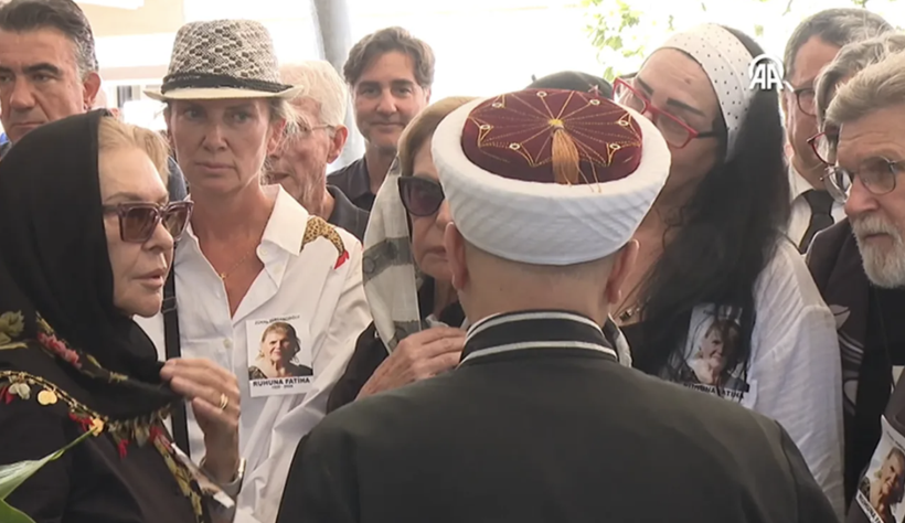 Ünlü ismin cenazesinde ‘saf’ krizi! Oğlu imama karşı çıktı - Resim: 3