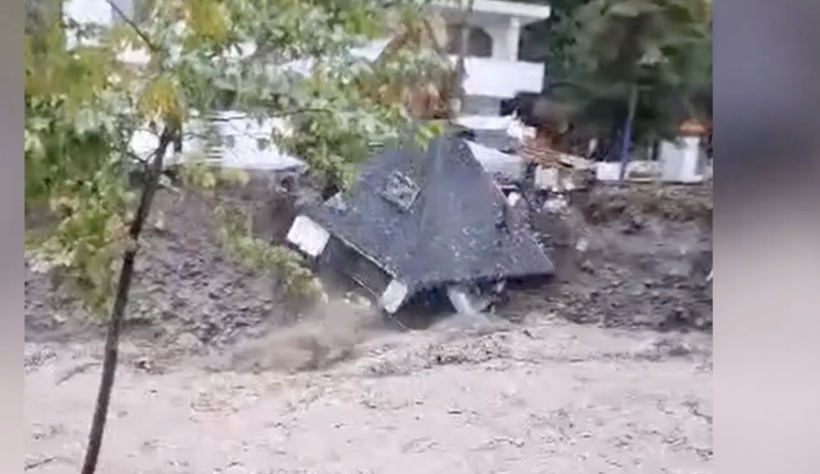 Sapanca'da anonslar yapılıyor! İki katlı ev ve köprü yıkıldı - Resim: 4