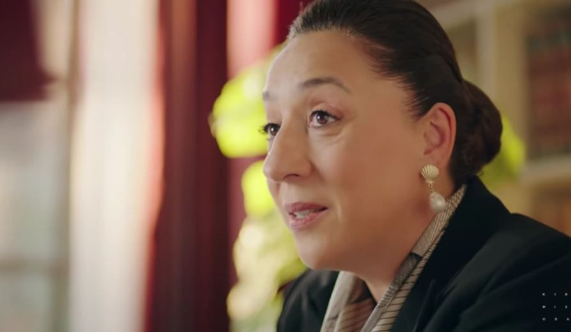 Erkan Petekkaya Binnur Kaya'nın önünde diz çöktü! Golden Palm Awards ödül töreni - Resim: 3