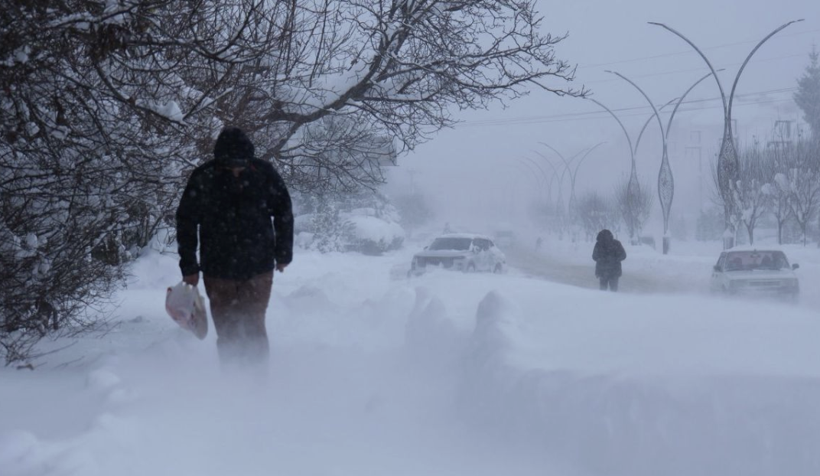 Bolu'da hayat felç! Kar yağışı günlerdir durmuyor... - Resim: 2