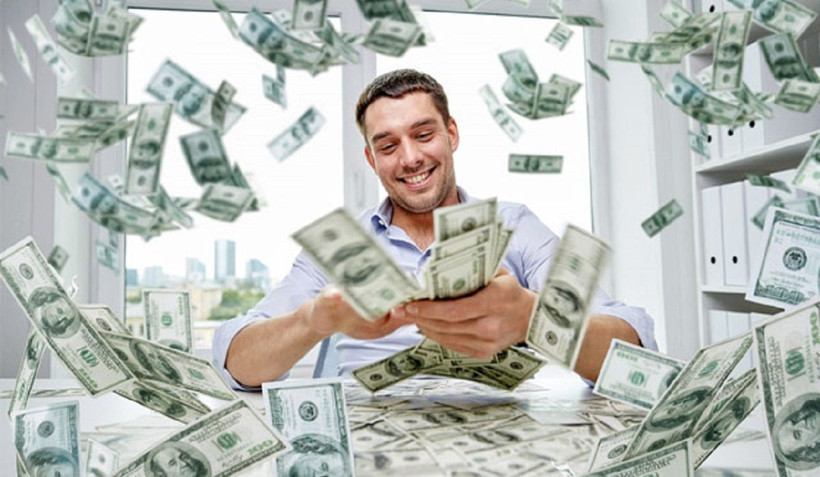 Bernard Arnault, Bezos'u tahtından etti! Birkaç saatliğine en zengin isim oldu - Resim: 2