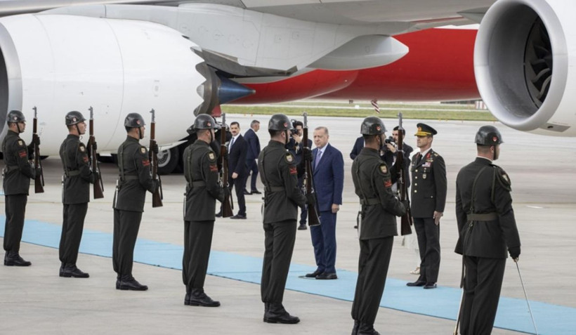 Cumhurbaşkanı Erdoğan'ın İspanya'ya gittiği uçaktaki ayrıntıya dikkat çekti - Resim: 1