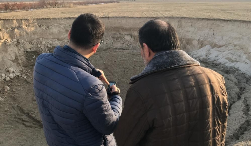 Deprem sonrası Konya'da korkutan manzara! 37 metre çapında, 12 metre derinliğinde obruk oluştu - Resim: 3