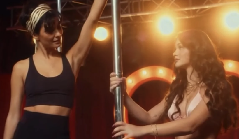 Hiç böyle görmediniz! Tuba Büyüküstün direk dansçısını canlandıracak! - Resim: 1