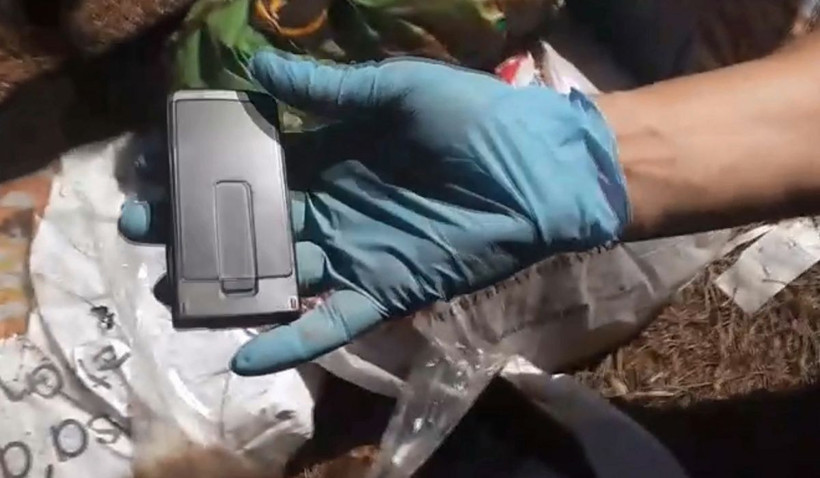 Antalya'da ormanlık alanda gömülü 31 çuval FETÖ materyali bulundu - Resim: 1