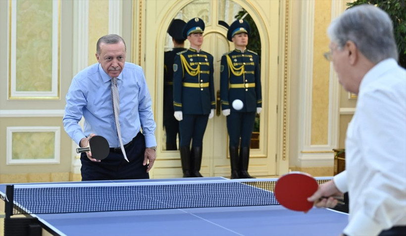 Astana'da keyifler yerinde Cumhurbaşkanı Erdoğan, Tokayev ile masa tenisi oynadı - Resim: 2