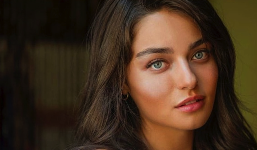 Ayça Ayşin Turan’dan sürpriz imaj! Tesettüre girdi o hali olay oldu - Resim: 1