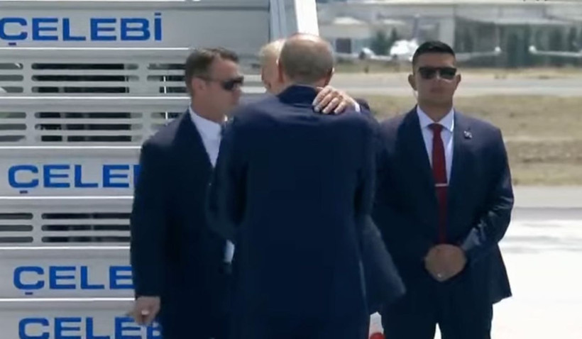 Erdoğan-Trump buluşmasından bomba kareler! Koluna girip sohbet etti - Resim: 3