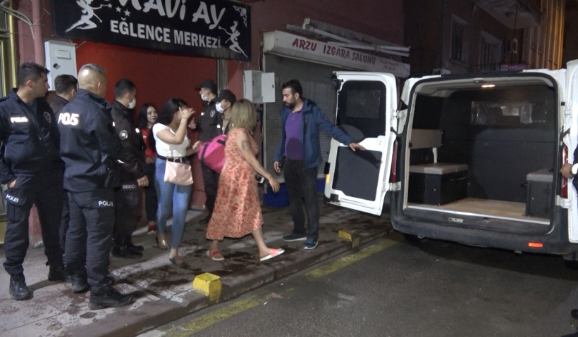 Koronavirüsü hiçe sayıp meyhanede müzikli eğlence düzenlediler - Resim: 2