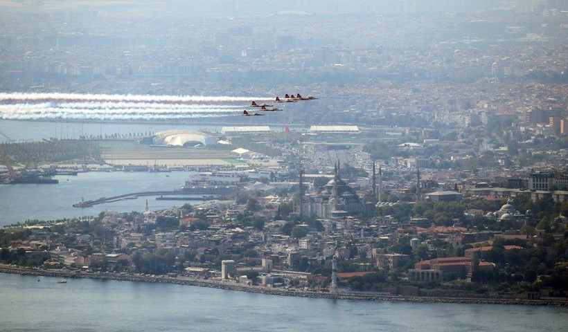 Türk Yıldızları'ndan İstanbul Boğazı'nda nefes kesen gösteri - Resim: 2