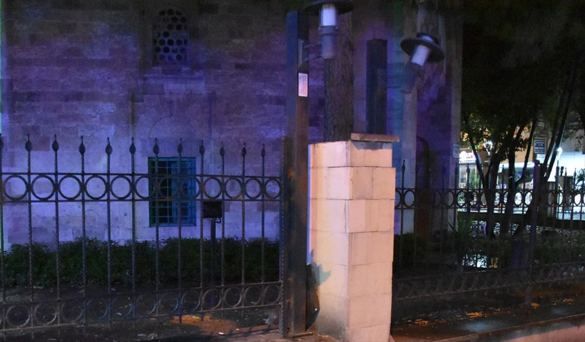 Manisa'da türbede genç kızın bacağına korkuluk demiri saplandı - Resim: 4