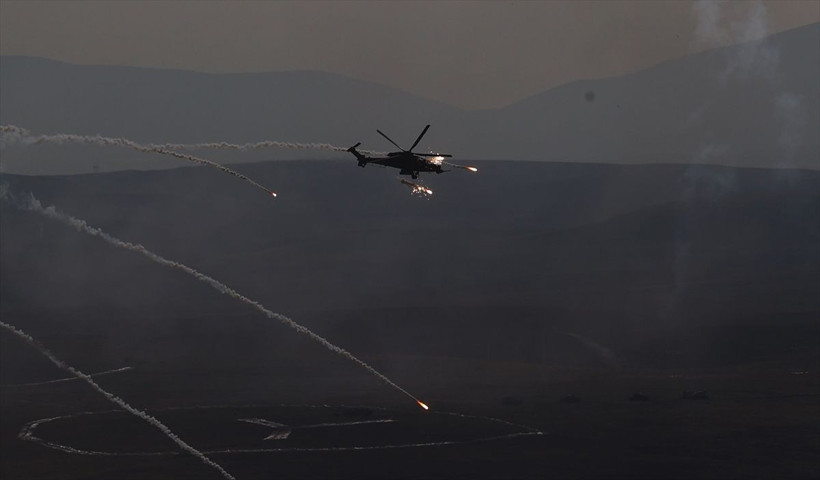 TSK'dan nefes kesen Ateş Serbest faaliyeti Hulusi Akar da izledi - Resim: 3