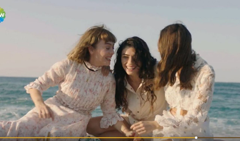 Show TV Alev Alev'in Çiçek'i Hazar Ergüçlü 5 saatlik makyajla bambaşka biri oldu - Resim: 2