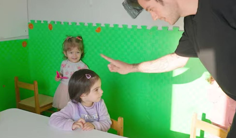 Orkun Işıtmak son videosunda 'kreş öğretmeni' oldu linç yedi! - Resim: 4